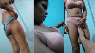 Desi Mertua Nakal Pamer Tubuh Seksi Untuk Adik Ipar Yang Mesum