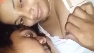 Kakak Tiri Dan Adik Tiri Beraksi Mesra Dalam Video Panas Buatan Sendiri