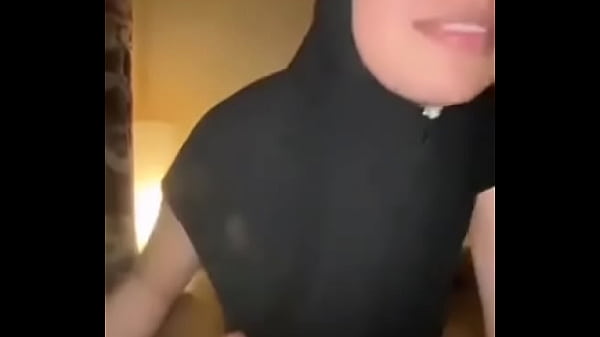 Ngesek Memek Ketat Jilbaban Ditusuk Kontol Gede