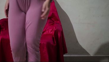Cewek Tionghoa Satin Tank Top Pamer Memek Montok Ke Kamera Bokep Indonesia Terbaru