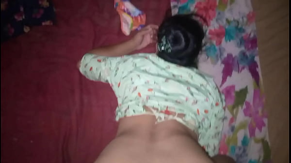 Desi Cewek Lagi Digebukin Sambil Ngeloyor.