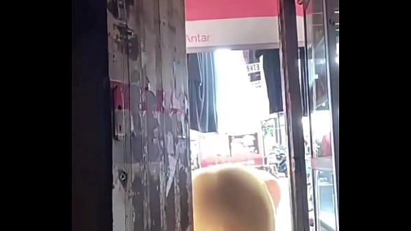 Gairah Membara, Jemur Baju Terlupakan Demi Rayuan Mesum