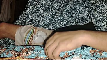 Malam Ini, Ibu Tiri Kasih Nikmat Gila, Kumasukin Dua Jari Ke Memeknya Sampai Keluar Air.