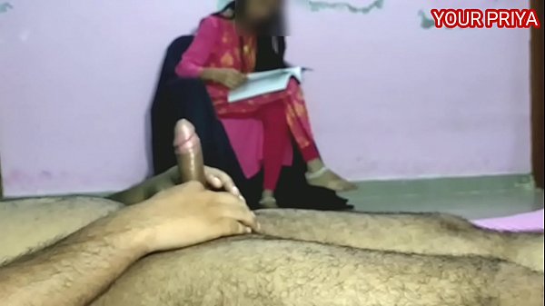 प्रिया को चोदकर गांड फाड़ दी, हिंदी गालियों के साथ।