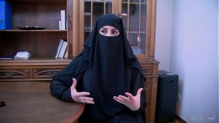 Kesepakatan Abad Ini Ditutup Dengan Ciuman Panas Dari Pelacur Berjilbab Arab – Lilimissarab