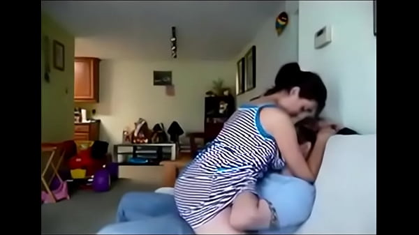 Video Cewek India Seksi Digodain Sama Pasangan Amatir, Langsung Colmek Habis-habisan.