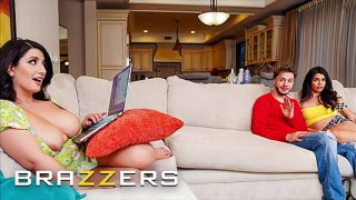 Sarah Arab Menggoda Pacar Teman Sekamarnya, Bobok Panas Diam-diam Di Belakangnya – Brazzers