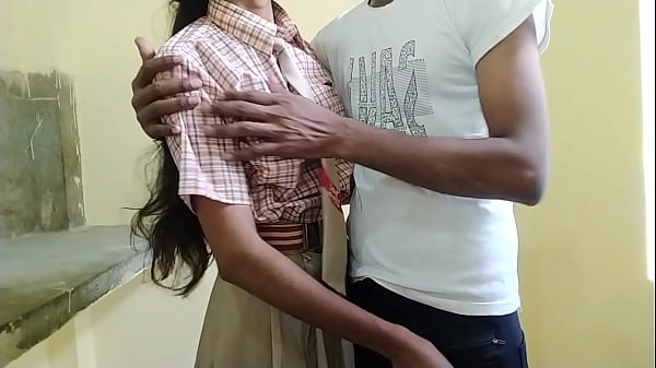 Cewek Sekolah Desa Di-indo-in Sama Pacar Kampungnya, Baru 18 Tahun Udah Ngerasain Kontol.