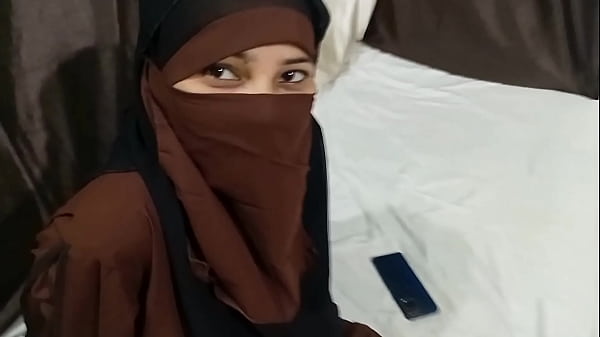 Hot Muslim Kakak Tiri Angkat Hijab Di Ranjang, Suruh Adik Tiri Ngewe Sampai Puas.