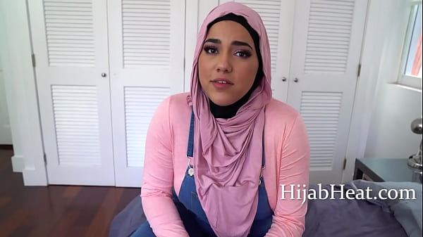 Gendut Arab Stepsis Bikin Aku Ngarep Hummus Sambil Nahan Biar Nggak Ngeces.