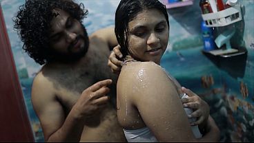 Cewek India Mandi, Adik Tiri, Panas, Romansa, Bikin Greget.