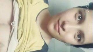 Beena Cewek Kashmir Pamer Selfie Bugil Bikin Makin Pengen
