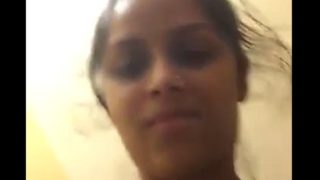 Cewek Punjabi Pamer Memek Basah