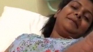 Jari-jari Mainin Lubang Becek Istri Kakak Di Rumah