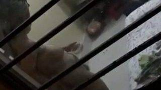 Nonton Video Spycam Tetangga Desi Lagi Ganti Baju, Bikin Makin Panas.