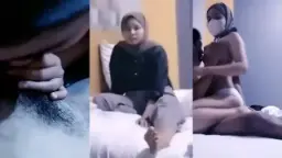 Remaja Berjilbab Colmek Bareng Pacar Sambil Live
