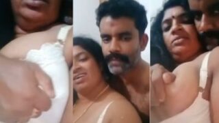 Video Bokep Telugu, Cowok Ngejepit Susu Gede Tante Montok