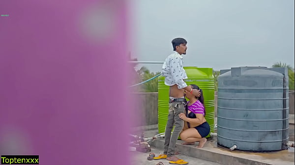Ngentot Panas Di Atap! Jangan Masukin Dalem, Bikin Kotor