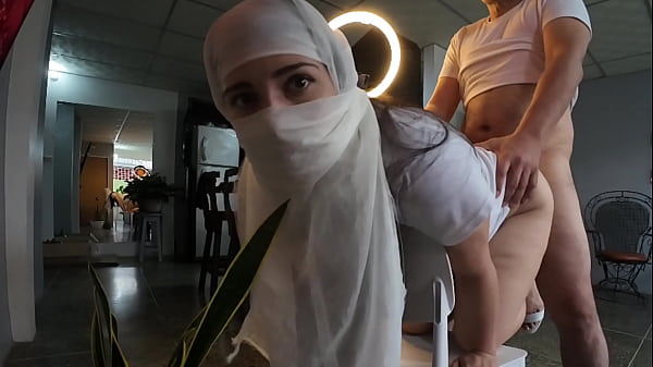 Ngentot Keras Di Pantat, Cewek Hijab Kena Pancut