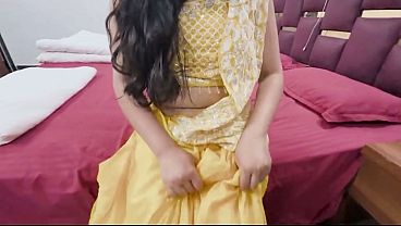 Bhabhi Basgi Chut Se Bhai Ka Gussa Mitaya, Geela Maal Chus Kar Manaya