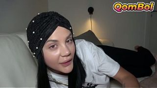 Malam Panas Sama Kakak Tiri Hijab Turki, Elnaz, Siap Bikin Lo Makin Tegang