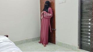 Malu-malu Tapi Liarnya Ngewe Pertama Kali, Cewek Hijab India Kena Gocok Maut