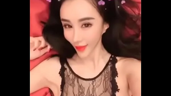 孟晓艺自拍自摸，湿身诱惑让你受不了