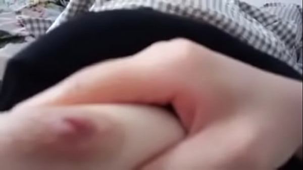 Cewek China Lagi Selfie, Posenya Bikin Ngilu, Pengen Digituin.