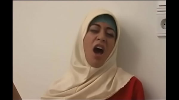 1101689 Cewek Arab Jilbab Hot Bikin Makin Pengen