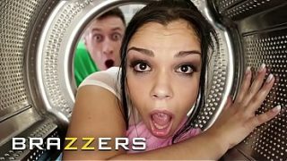 Tonton Video Brazzers: Para Bintang Besar Terjebak Skenario Liar, Berujung Nge-seks Brutal Dan Panas