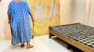 Huge Hanging Milky Tits & Ass Hot Indonesia Muslim Aunty Clean My Room & Try To Seduce Me For Sex