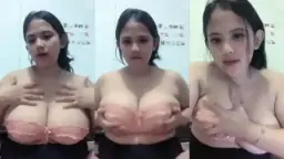 Nona Nanas Cantik Tobrut Live Hot, Goyangannya Bikin Ngiler.