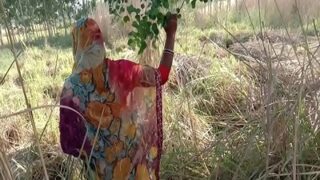 Tonton Video Desi Sasur-bahu Di Ladang, Bikin Nafsu Naik, Seru Banget!