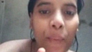 Video Mandi Bugil Cewek Desa Seksi, Crot Di Kamar Mandi