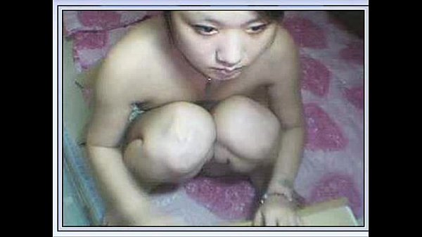 Gadis China Mungil Membuka Kedua Kakinya Di Depan Kamera, Bikin Liarnya Bikin Ngiler