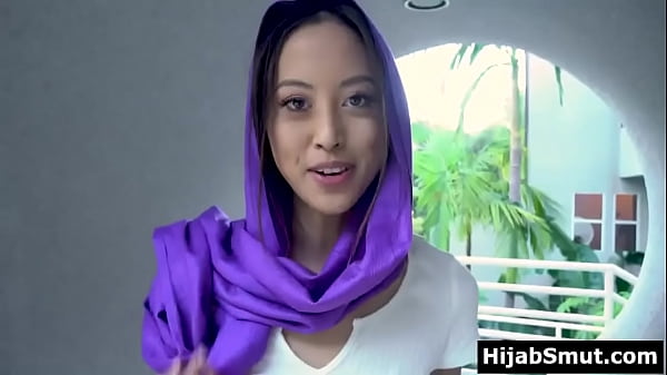 Gadis Muslimah Lagi Horny Banget, Pikirannya Cuma Mau Digenjot Terus.