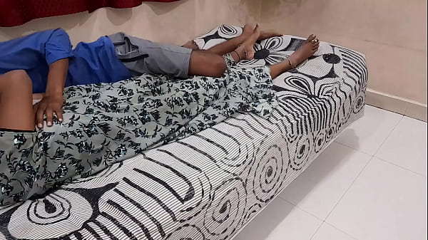 Dikocok Habis Istri India Montok, Memeknya Digenjot Suami Kurus Kerempeng – Full Hindi