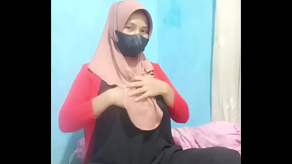 Gadis Hijab Crot Pakai Dildo Sendiri Sampe Muncrat Keluar