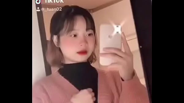 Goyangin Pantatnya Di Tiktok, Bikin Crot Loe Netes
