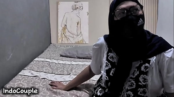 Istri Montok Indo Lagi Enak-enak Ngentot Anal Sama Selingkuhan Rahasianya