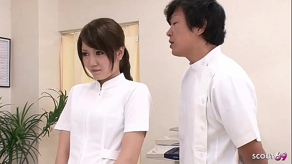Ngentot Bareng Dua Dokter Di Rumah Sakit Jepang, Perawat Abg Digilir Sampai Crot Dobel Di Memek.