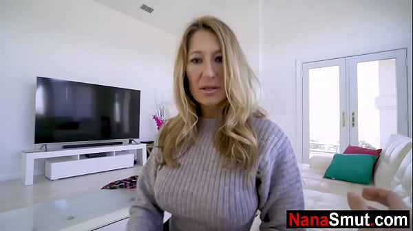Nenek Tiri Yang Lagi Horny Minta Disetubuhi Sama Cucu Tirinya