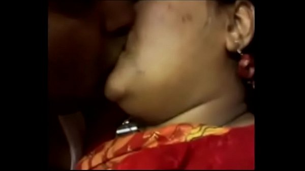 Desi Aunty Bikin Ngilu, Bibirnya Basah, Panggil “nak” Sambil Buka Rok.
