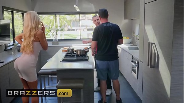 Cerita Istri Beneran – (courtney Taylor, Keiran Lee) – Courtney Bantuin Suami Tapi Pake Tangannya Yang Lembut, Bikin Muncrat Sampai Basah – Brazzers