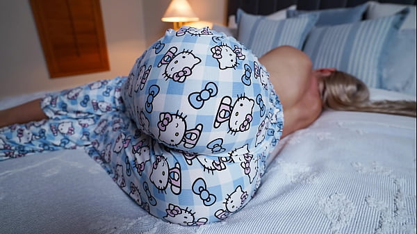 Tiri Bangun Lihat Kontol Keras Anak Tiri, Bantu Tante Muncrat Cepat, Gendong Ringan.