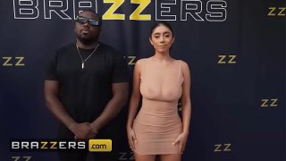Brandol – Violet Myers Pamerin Bolong Bontot Ke Paparazi