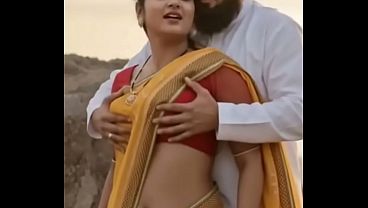 Desi Bhabhi Saree Me Boobs Dabake Kare Pyar