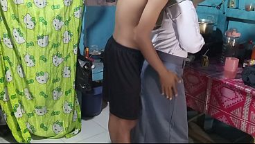 Ngentot Adik Ipar Di Dapur, Pas Mau Berangkat Sekolah, Makin Greget Karna Buru-buru