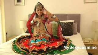 Babe India Gujarat, Jasmine Mathur Goyang Garba Bikin Meleleh.
