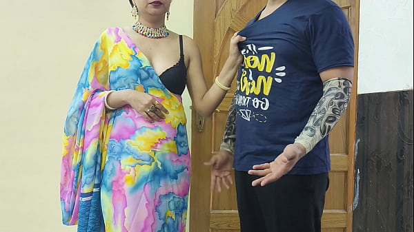 Ibu Tiri India Berdada Besar Bantu Anak Tiri Berhenti Merokok Dan Kasih Kenikmatan Seks Di Ranjang.